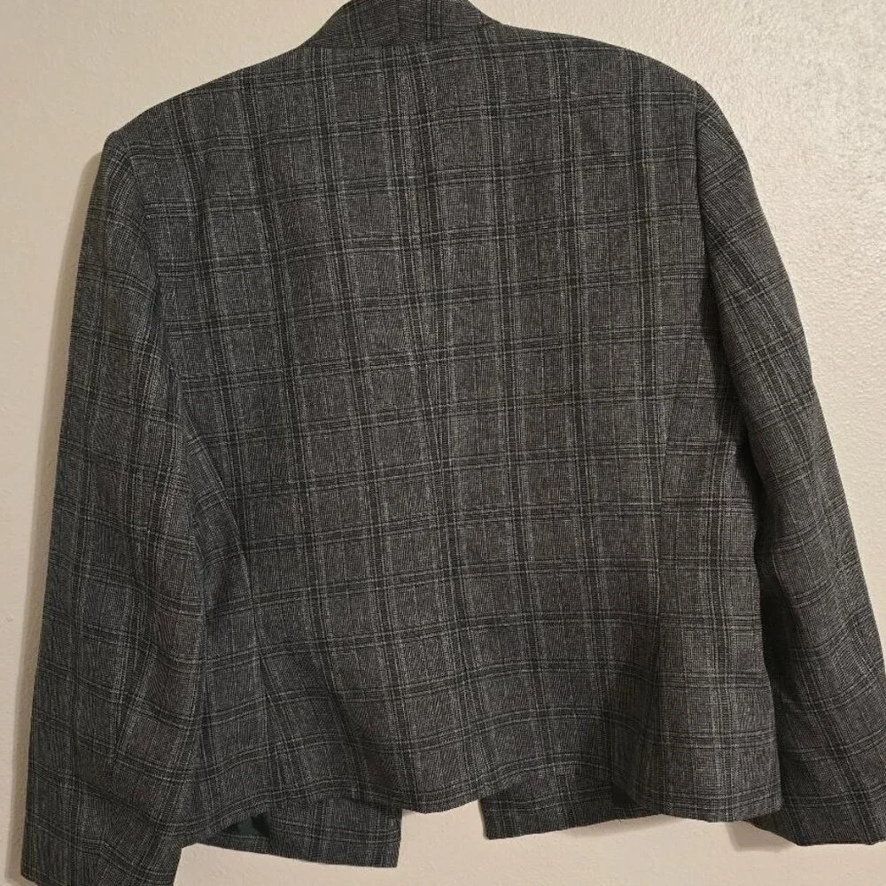 Kasper Jacket Womens Size 12 Gray /Green Long Sleeves Open Blazer Plaid - 1 hook
